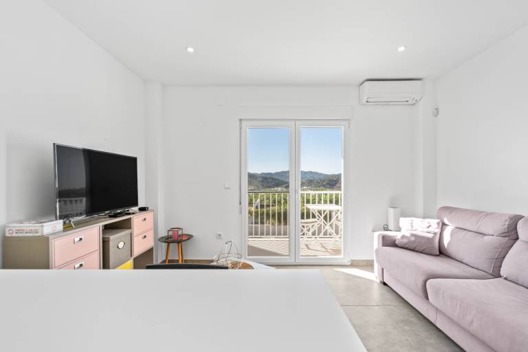Apartment 'Unforgettable Rental in A Beautiful' with Balcony, Wi-Fi and Air Conditioning — photo 3
