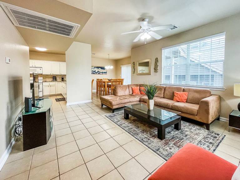 Family-oriented charming condo with pool | Dogs allowed in San Antonio, TX