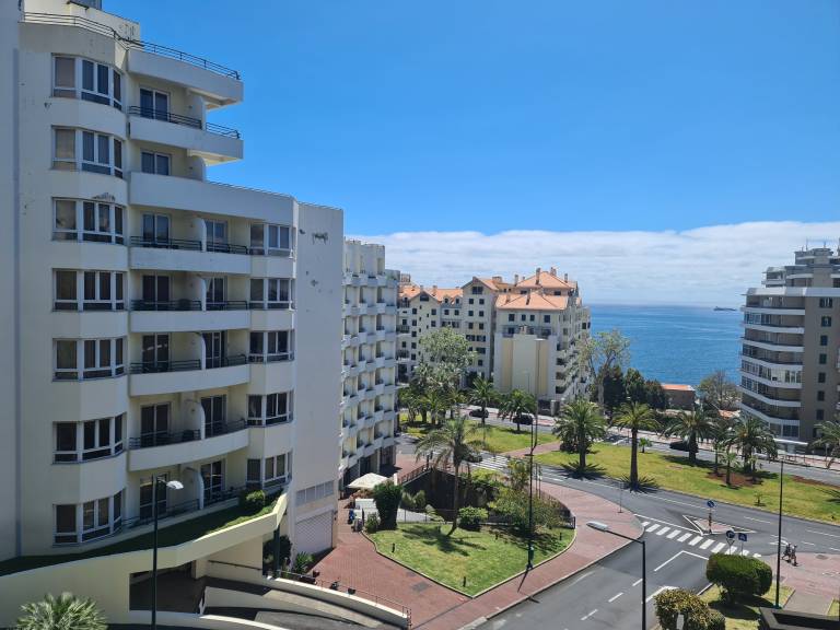 Apartment 'Seaside Escape' with Sea View, Balconies & Wi-Fi in Funchal