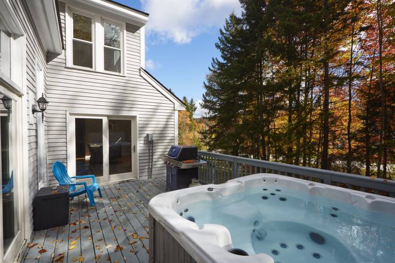Luxury with Hot Tub, Billiards & Arcades! On the Stratton Shuttle! — photo 3