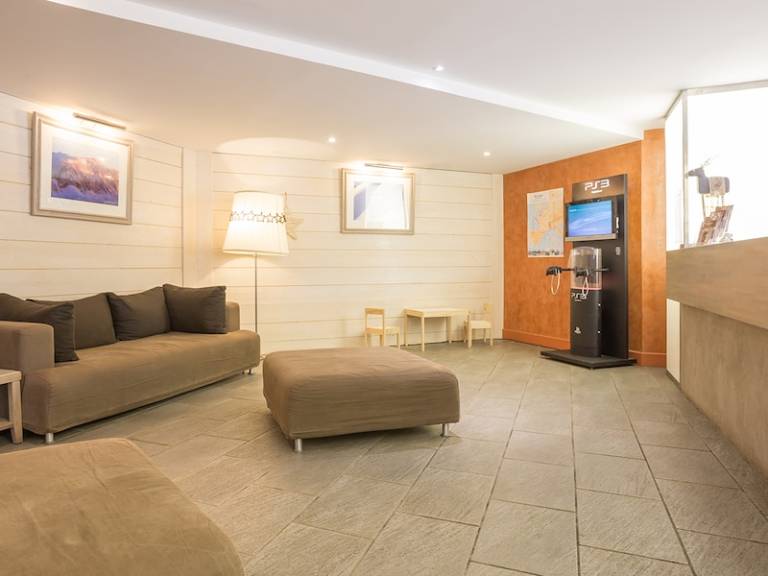 Apartment with sauna — photo 4