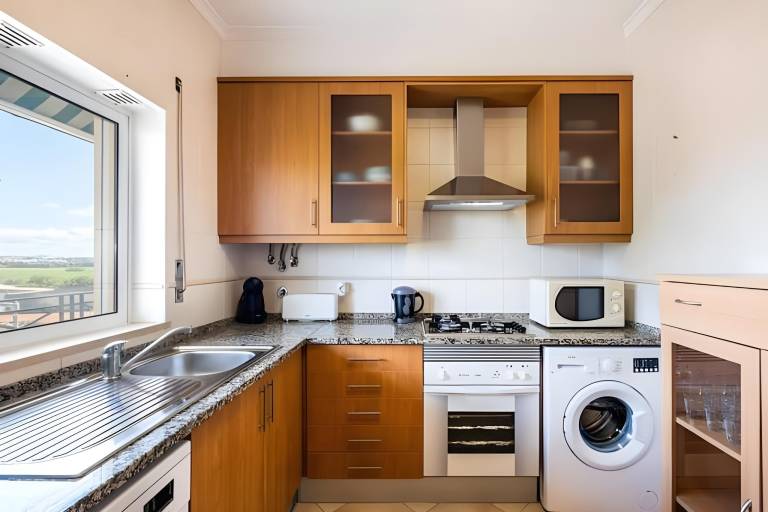 Fully equipped wonderful rental apartment with yard, barbeque & pool | Pets allowed — photo 5