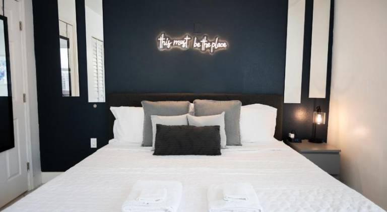 Cozy Central Stay Airport, KingBed, Fenced Parking - Little Havana Near Airport, Wynwood, Calle 8 Br in Miami, FL