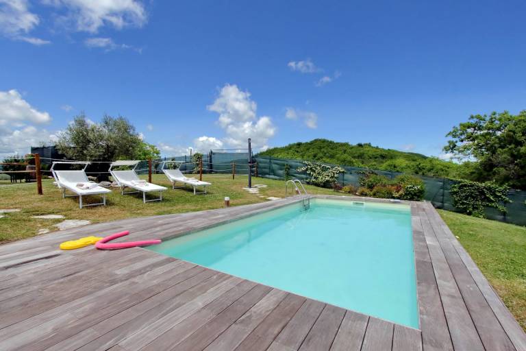 Family-friendly house with grill, private pool & garden | Pets are welcome — photo 3