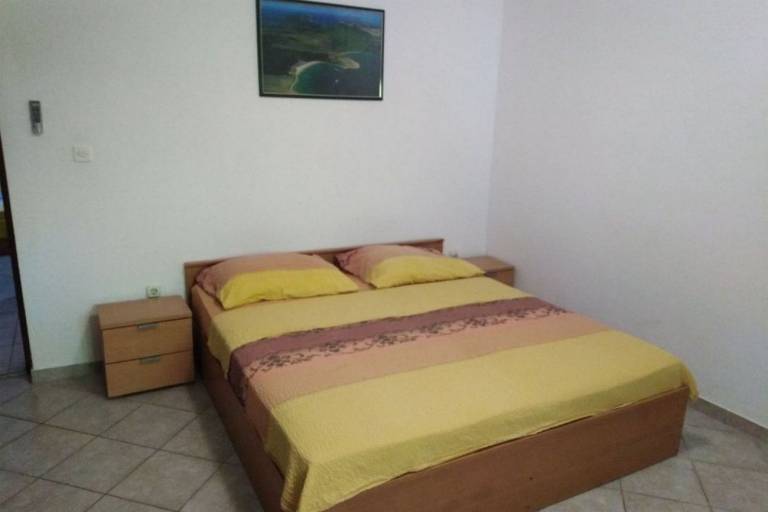 Two bedroom apartment near beach Vidalići (Pag) (A-18936-b) — photo 4