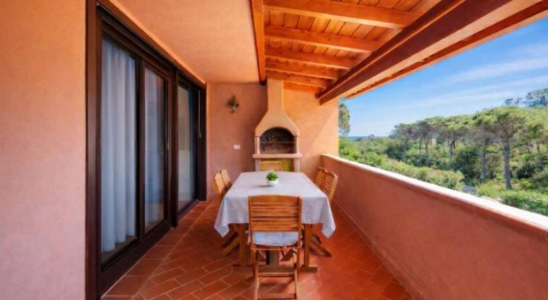 Holiday apartment with BBQ, yard & patio in Pula