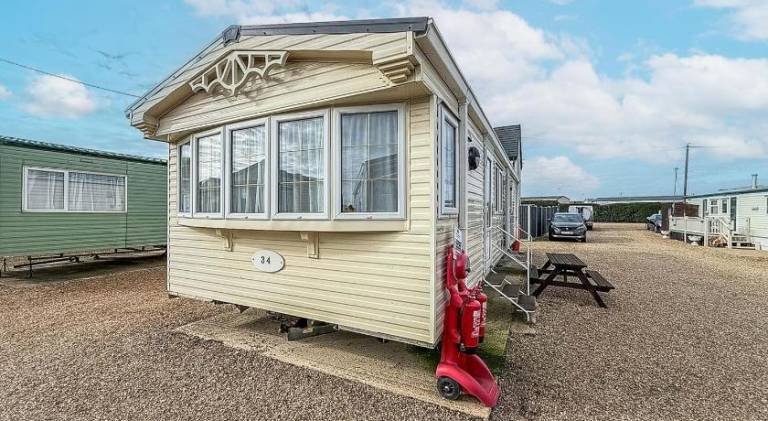 6 Berth Pet Friendly Caravan In Hunstanton By The Beach Ref 13001L in Hunstanton