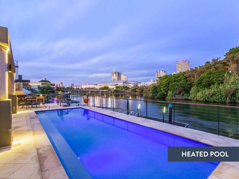 House Broadbeach Waters