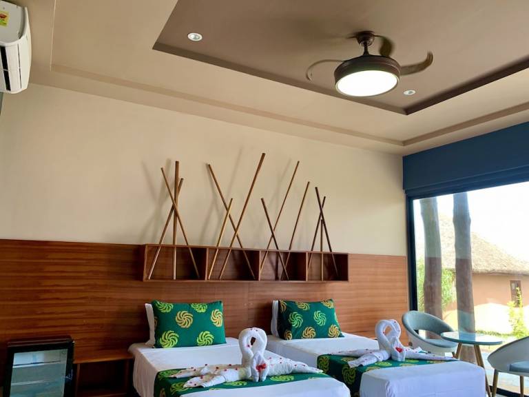 Lodge Elmina