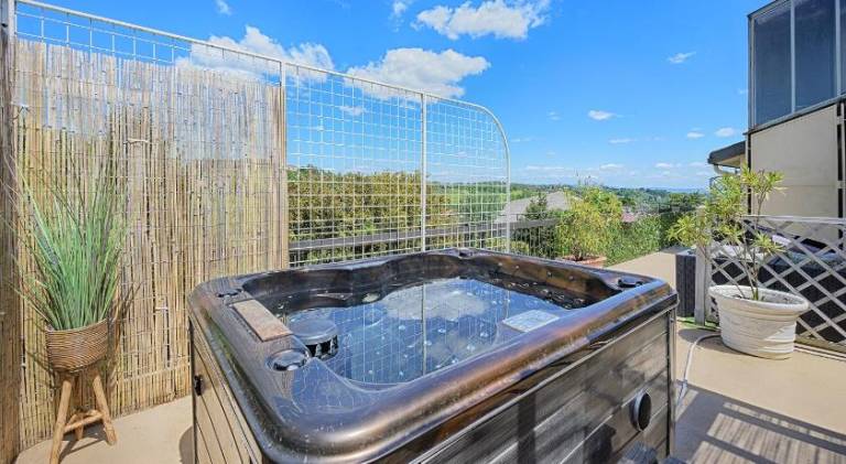 Casamia Tuscan Oasis 4Br Panoramic Penthouse Hot Tub & Easy Parking — photo 5