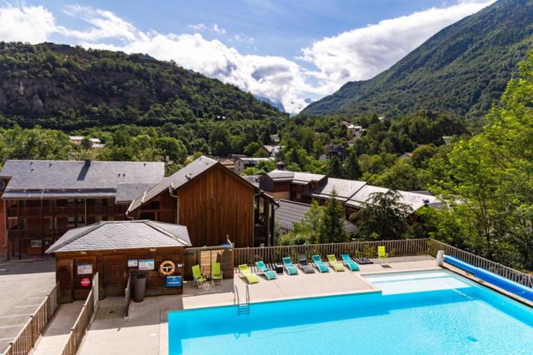 Holiday apartment with pool in Foix