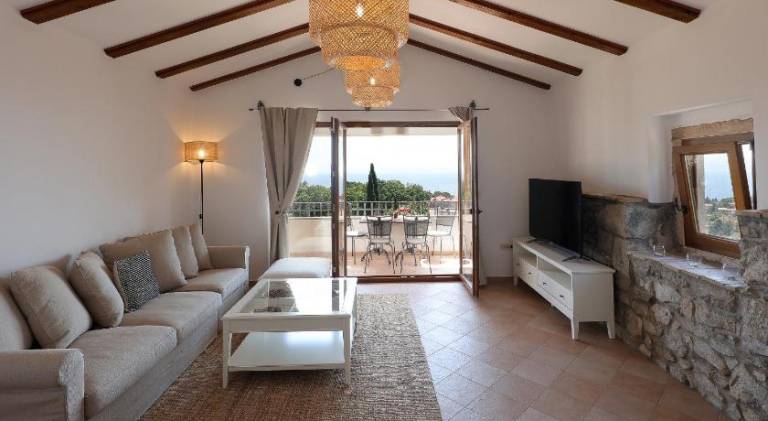 Villa with jacuzzi | Pet-friendly — photo 2