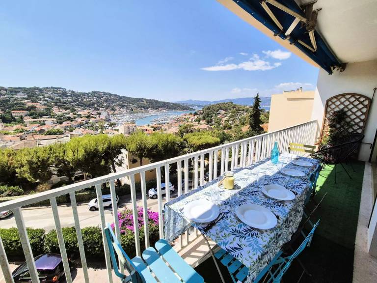 Residence La Pinède St Georges - Swimming pool, Wi-Fi, air conditioning, private garage, terrace, beaches and shops on foot in La Seyne-sur-Mer