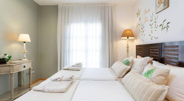 Fully equipped charming rental apartment with heated pool, yard & patio | Suitable for remote work | Pets allowed in Adeje
