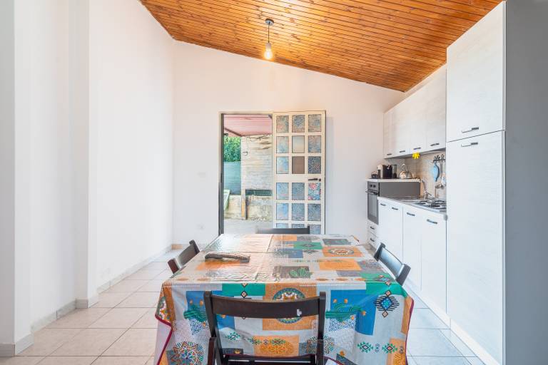 Villa with yard, patio & BBQ — photo 4