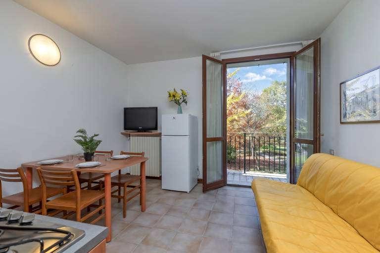 Rental apartment with yard | Mountain view in Porlezza