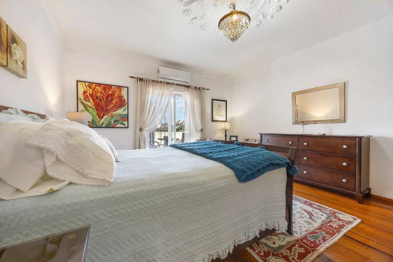 Lovely private room with pool, garden & BBQ | Garden view | Dogs allowed — photo 2