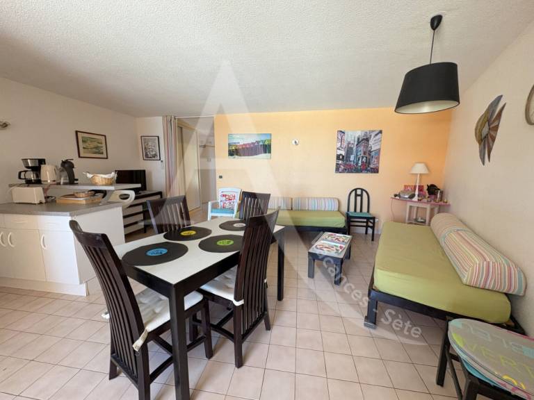 Holiday apartment with patio, yard & pool — photo 4