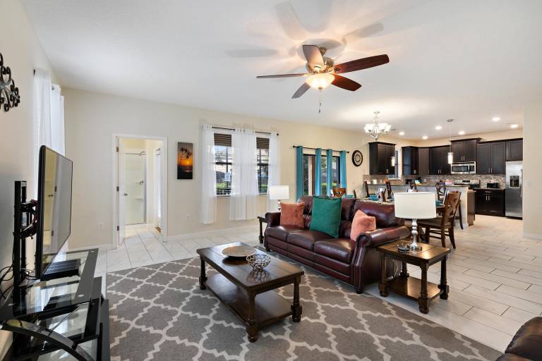 Children-friendly pleasant vacation home with private pool & grill | Pets allowed — photo 5