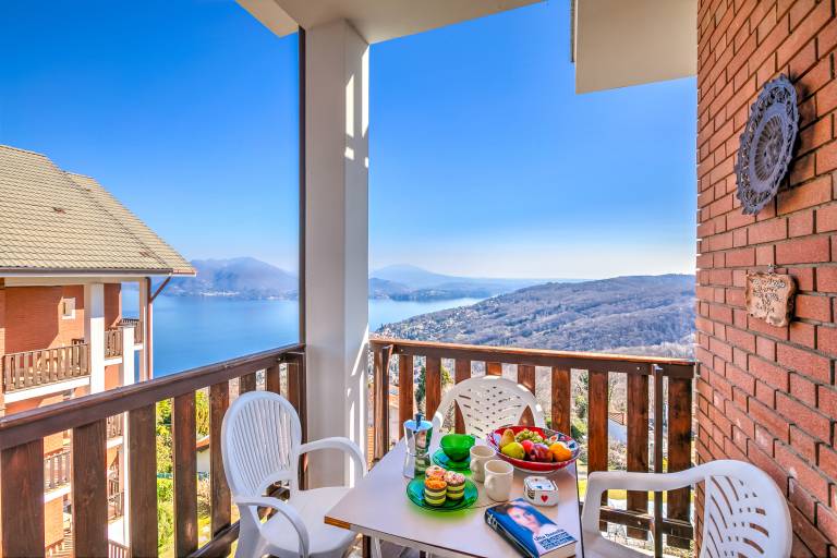 Nicoletta's Lake View Stresa in Baveno