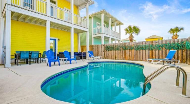 Beautiful vacation home with pool | Beach nearby | Dogs allowed in Panama City