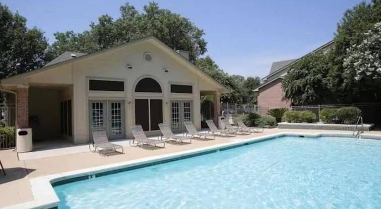 Holiday apartment with pool — photo 3