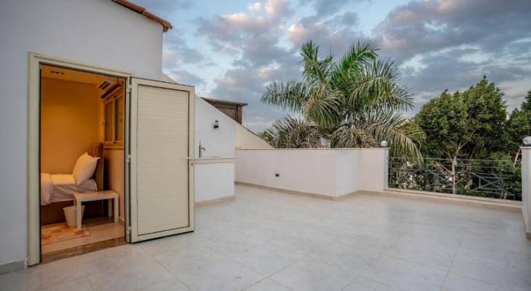 Luxury Family Villa with Private Pool in Sheikh Zayed Khan — photo 5