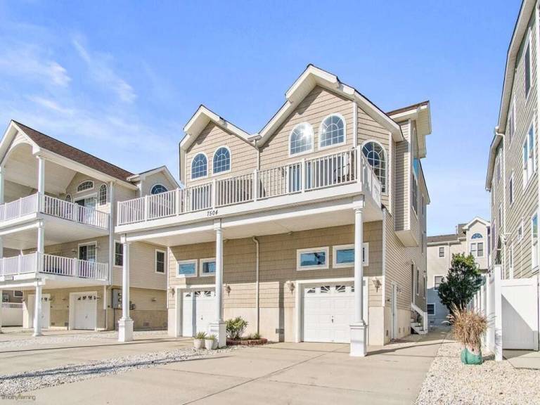 Condo  Avalon