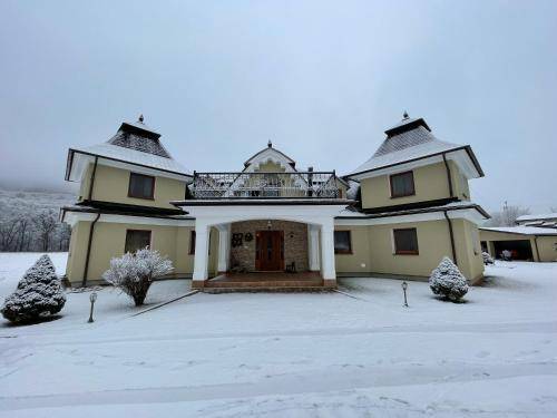 Ubytovanie s raňajkami  Kubínska hoľa
