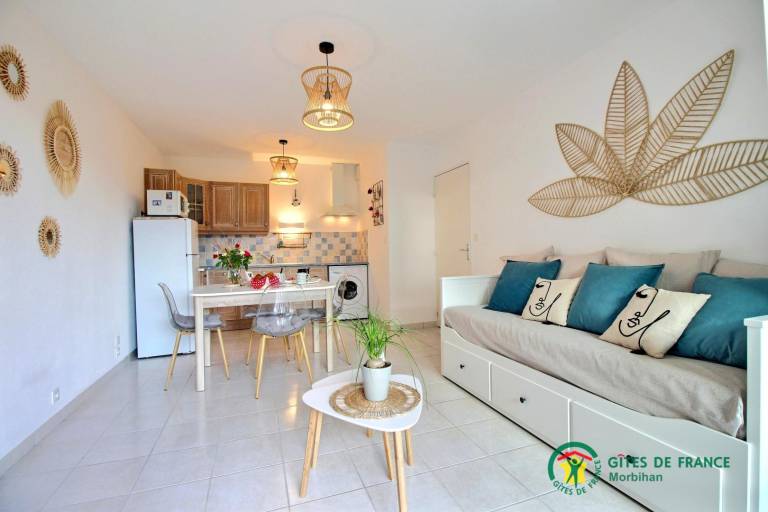 Gite with yard & patio — photo 4