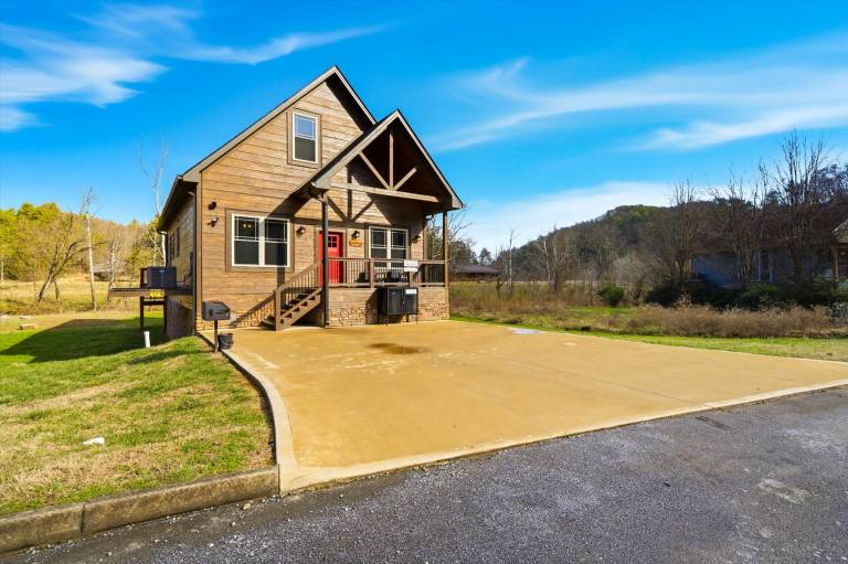Creekside Splendor in Pigeon Forge, TN