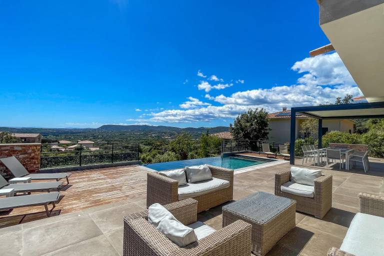 Villa with terrace, garden & barbeque | Sea view — photo 3