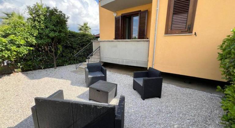 Vacation home with jacuzzi — photo 4
