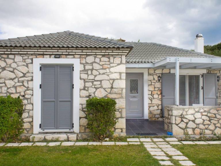 Lovely vacation home with terrace, barbecue & yard | Nature view | Dogs allowed — photo 4