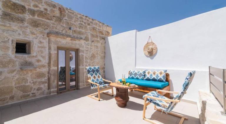 Vacation home with patio — photo 4