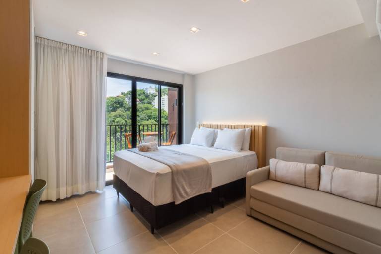 Modern studio in Lapa with pool and gym R1205