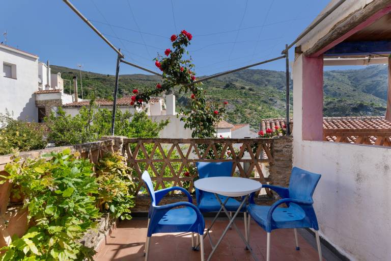 Country House 'Fuensanta Balcón Al Mar' with Mountain View, Private Terrace and Wi-Fi in Granada