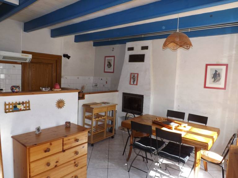 House with garden & barbeque | Garden view — photo 2