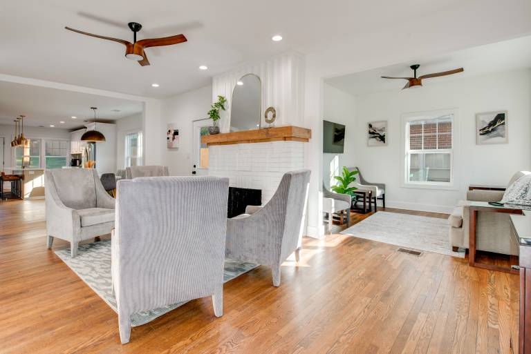 Fully Updated! 3,000-Sq-Ft Home Near Mercedes-Benz — photo 4