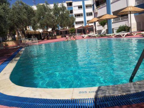 Charming serviced apartment with yard & pool | Next to the beach | Pets are welcome in Didim