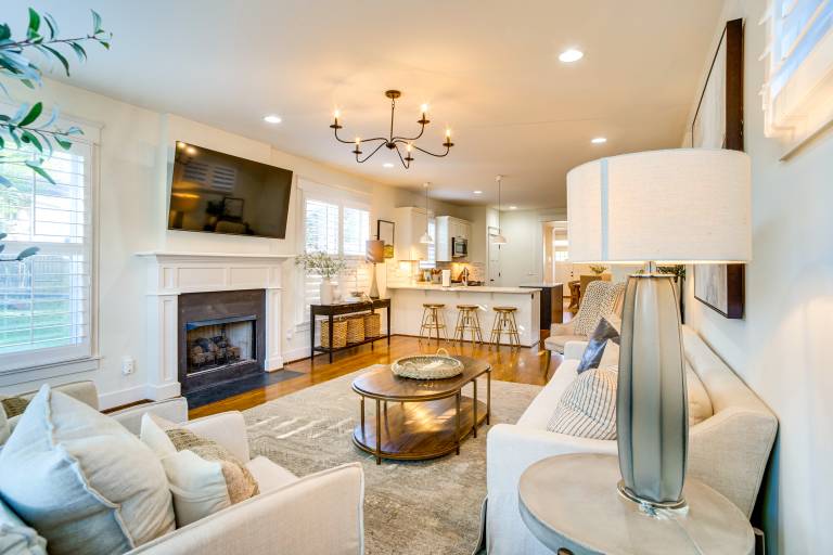 Walk to 12 South Getaway w Outdoor Dining