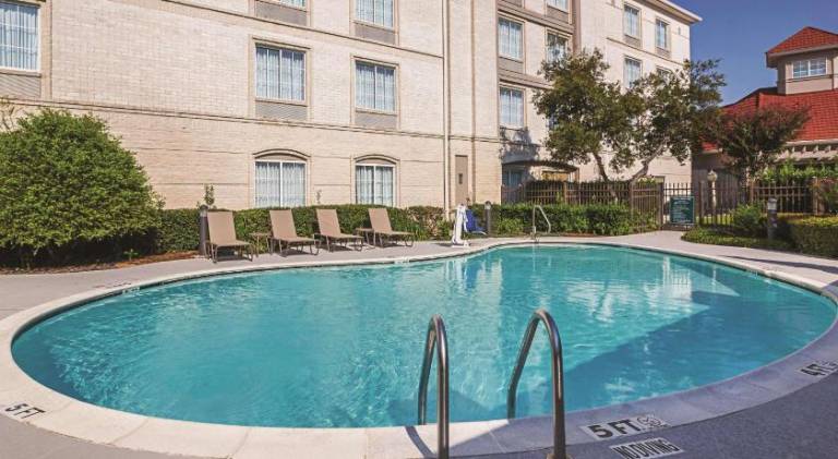 La Quinta Inn & Suites by Wyndham Dallas Plano West — photo 3