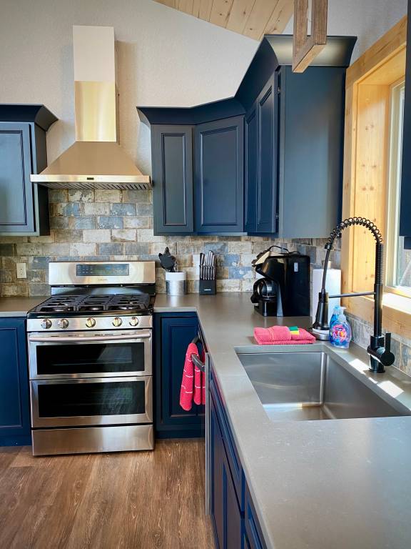 Children-friendly ample cabin with patio & grill | Mountain view | Pets are welcome — photo 5