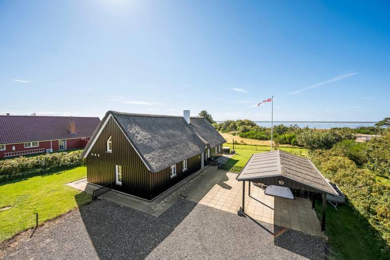 House with hot tub & sauna — photo 2