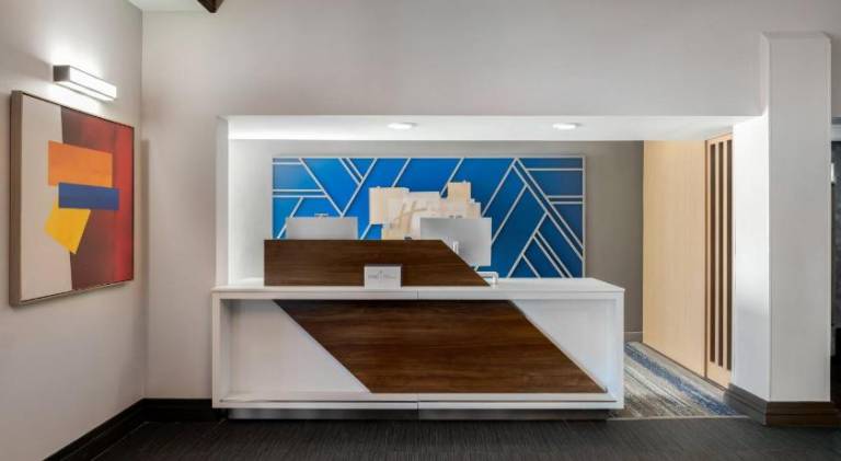 Holiday Inn Express Hotel & Suites Bentonville By IHG — photo 4