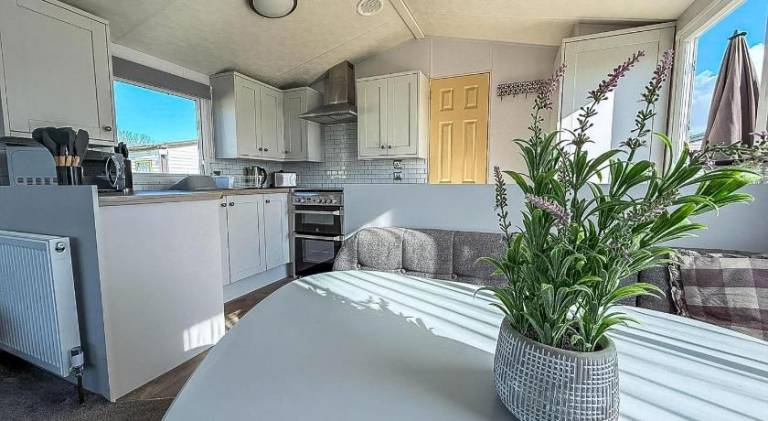 Beautiful Caravan At Manor Park Holiday Park In Hunstanton Ref 23060W — photo 5
