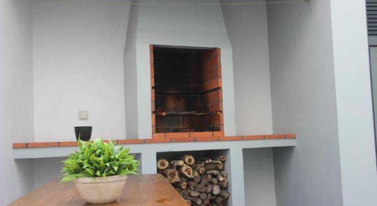 Fully equipped vacation home with patio & barbecue | Next to Portas da Cidade de Ponta Delgada | Pets are welcome — photo 3