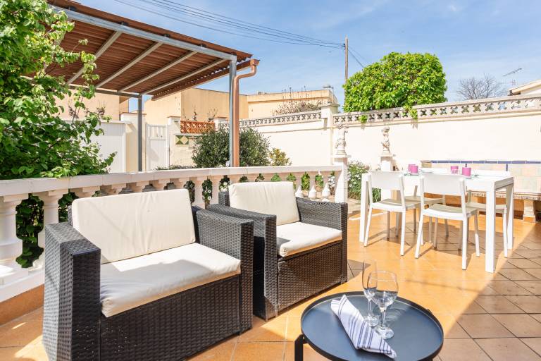 House with patio, garden & grill — photo 4