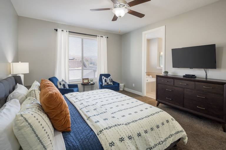 House with fast internet, heated pool & hot tub | City view — photo 5