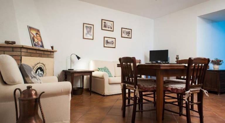 Apartment with 2 rooms for 6 persons — photo 2